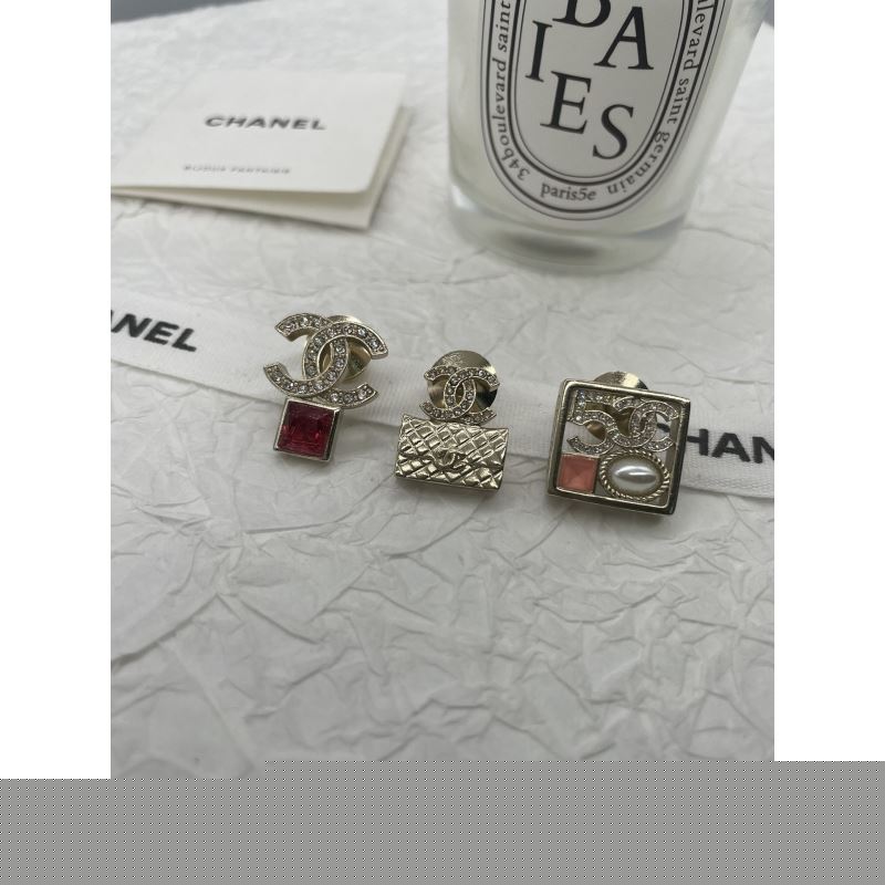 Ch*el brooches